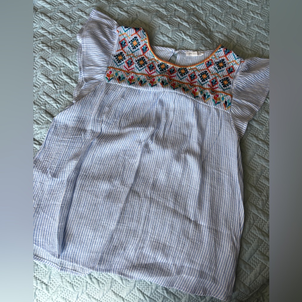 Blu Pepper size Large (fits like medium) top